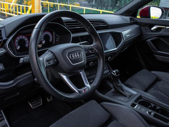 Audi Q3 Sportback II (F3) с пробегом 2021 года, цена 4 350 000 рублей, 26001 км, внедорожник, Автокод Объявления