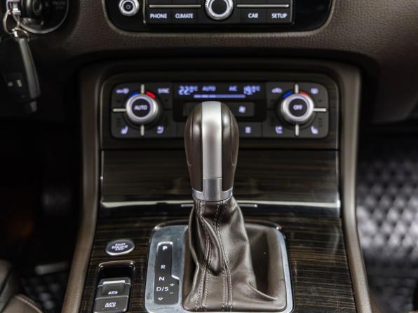 Volkswagen Touareg II Рестайлинг с пробегом 2016 года, цена 3 048 000 рублей, 199138 км, внедорожник, Автокод Объявления