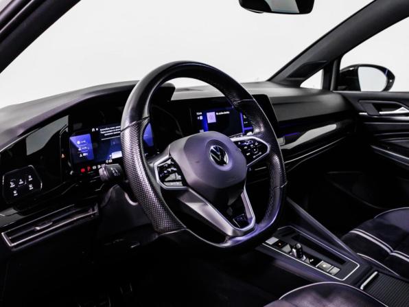 Volkswagen Golf VIII с пробегом 2021 года, цена 2 799 000 рублей, 49555 км, хэтчбек, Автокод Объявления