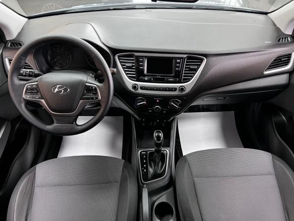 Hyundai Solaris II с пробегом 2017 года, цена 1 345 000 рублей, 119026 км, седан, Автокод Объявления