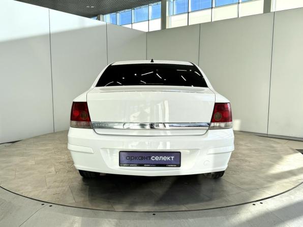Opel Astra H Рестайлинг с пробегом 2008 года, цена 440 000 рублей, 265288 км, седан, Автокод Объявления