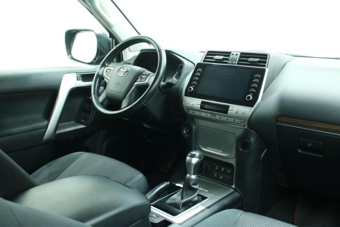 Toyota Land Cruiser Prado 150 Series Рестайлинг 3 с пробегом 2022 года, цена 6 656 000 рублей, 110900 км, внедорожник, Автокод Объявления