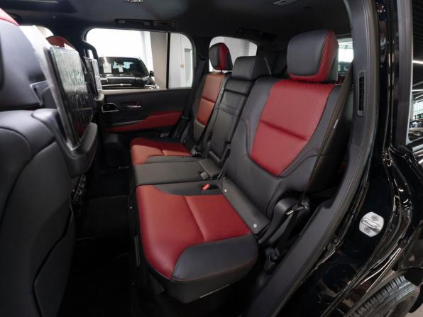 Toyota Land Cruiser 300 Series с пробегом 2025 года, цена 14 200 000 рублей, 50 км, внедорожник, Автокод Объявления