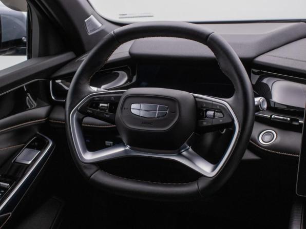 Geely Preface I с пробегом 2024 года, цена 2 570 000 рублей, 7700 км, седан, Автокод Объявления