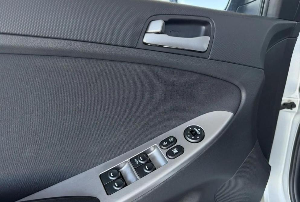 Hyundai Solaris I Киров  - изображение 15