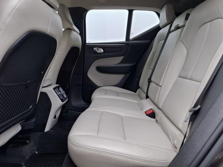 Volvo XC40 I Москва  - изображение 12