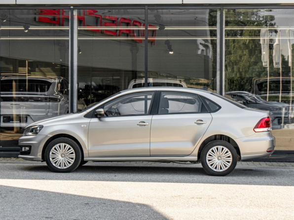 Volkswagen Polo V Рестайлинг с пробегом 2018 года, цена 1 100 000 рублей, 42113 км, седан, Автокод Объявления