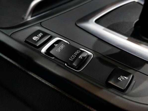 BMW 3 серии VI (F3x) Рестайлинг с пробегом 2018 года, цена 2 200 000 рублей, 135411 км, седан, Автокод Объявления