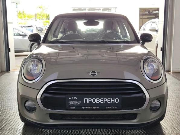 Mini Hatch III (F55/F56) Рестайлинг с пробегом 2018 года, цена 1 520 000 рублей, 111458 км, хэтчбек, Автокод Объявления