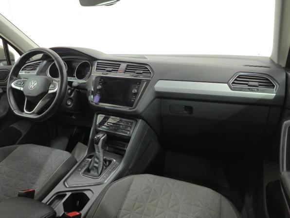 Volkswagen Tiguan II Рестайлинг с пробегом 2021 года, цена 2 795 000 рублей, 46763 км, внедорожник, Автокод Объявления
