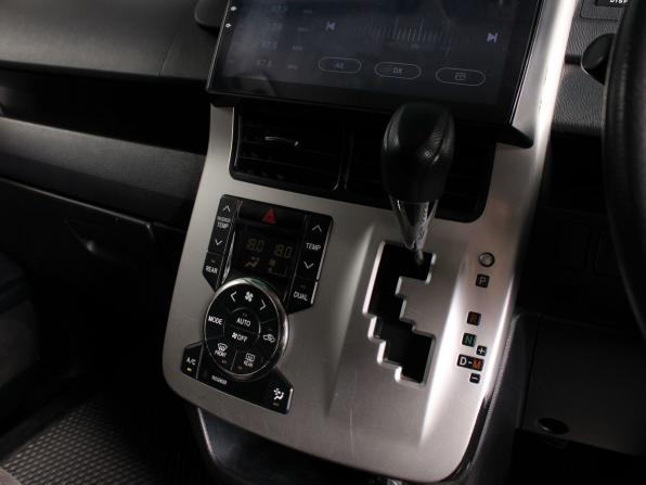 Toyota Noah II (R70) с пробегом 2010 года, цена 1 030 000 рублей, 374500 км, минивэн, Автокод Объявления
