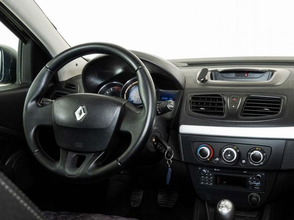 Renault Megane III Рестайлинг с пробегом 2013 года, цена 640 000 рублей, 208000 км, хэтчбек, Автокод Объявления