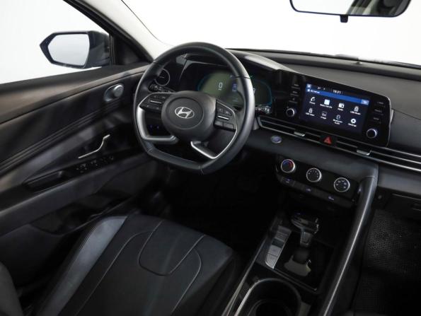 Hyundai Elantra VII (CN7) Рестайлинг с пробегом 2023 года, цена 2 149 000 рублей, 41450 км, седан, Автокод Объявления