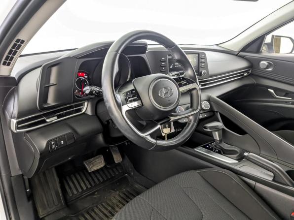 Hyundai Elantra VII (CN7) с пробегом 2022 года, цена 2 170 000 рублей, 47240 км, седан, Автокод Объявления