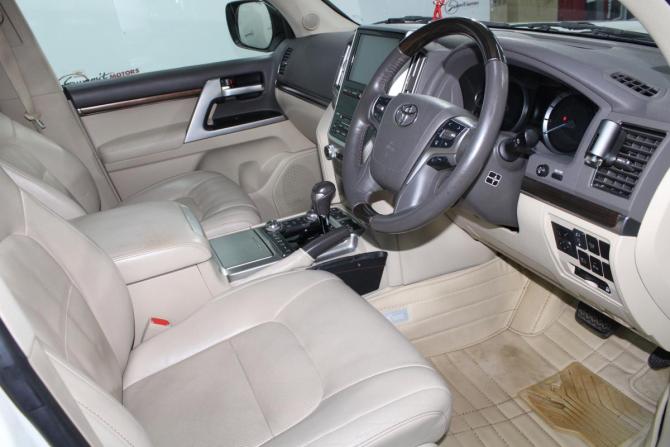 Toyota Land Cruiser 200 Series Рестайлинг 2 с пробегом 2019 года, цена 8 100 000 рублей, 134125 км, внедорожник, Автокод Объявления