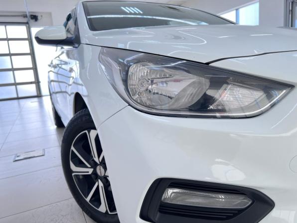 Hyundai Solaris II с пробегом 2018 года, цена 1 310 000 рублей, 145000 км, седан, Автокод Объявления