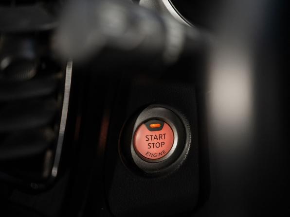 Nissan Juke I Рестайлинг с пробегом 2017 года, цена 1 200 000 рублей, 92158 км, внедорожник, Автокод Объявления