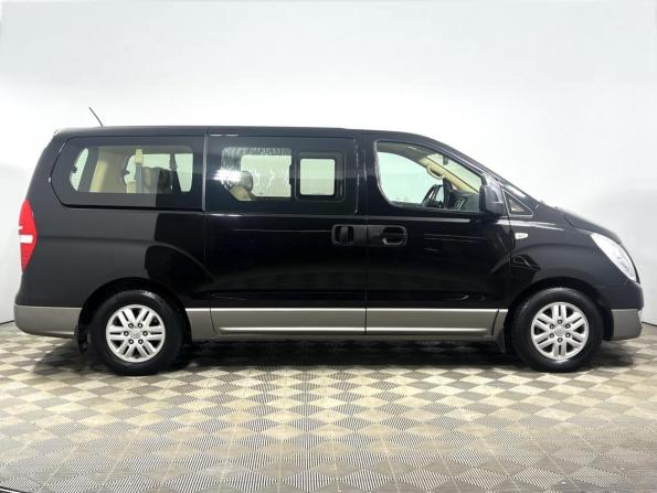 Hyundai H-1 II Рестайлинг с пробегом 2016 года, цена 2 615 900 рублей, 94604 км, минивэн, Автокод Объявления