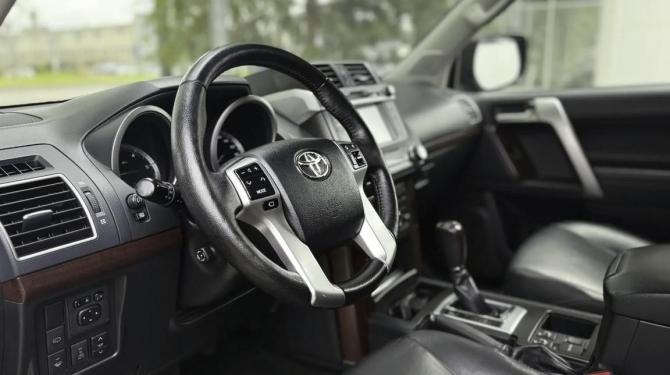 Toyota Land Cruiser Prado 150 Series Рестайлинг 1 с пробегом 2015 года, цена 3 400 000 рублей, 209813 км, внедорожник, Автокод Объявления