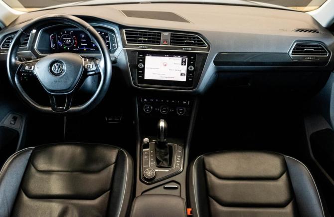Volkswagen Tiguan II с пробегом 2018 года, цена 2 499 000 рублей, 201219 км, внедорожник, Автокод Объявления