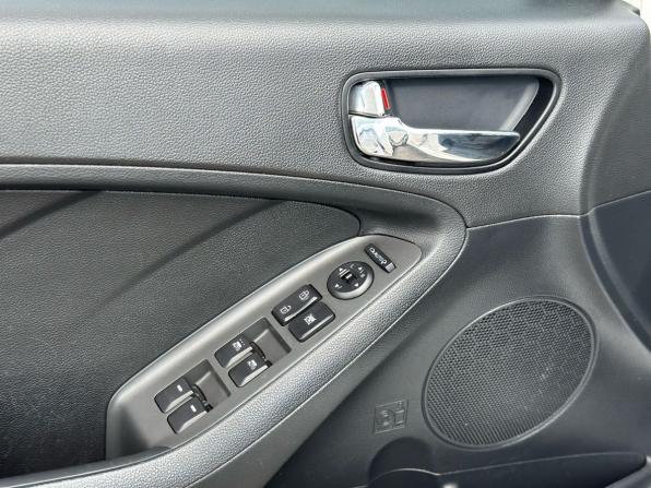 Kia Cerato III Рестайлинг (Classic) с пробегом 2018 года, цена 1 599 000 рублей, 136000 км, седан, Автокод Объявления