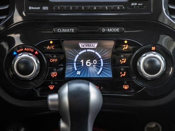 Nissan Juke I с пробегом 2011 года, цена 1 048 000 рублей, 144844 км, внедорожник, Автокод Объявления