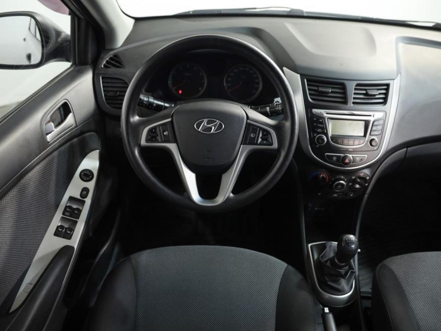 Hyundai Solaris I Санкт-Петербург  - изображение 11