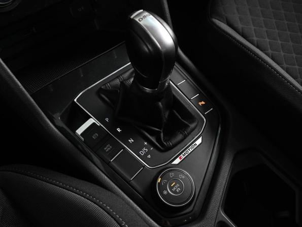 Volkswagen Tiguan II с пробегом 2018 года, цена 2 439 000 рублей, 118995 км, внедорожник, Автокод Объявления