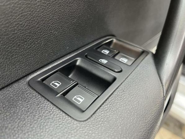 Volkswagen Polo V Рестайлинг с пробегом 2017 года, цена 953 910 рублей, 193010 км, седан, Автокод Объявления