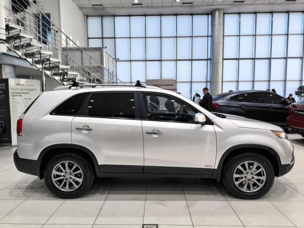 Kia Sorento II Рестайлинг с пробегом 2012 года, цена 1 250 000 рублей, 260129 км, внедорожник, Автокод Объявления
