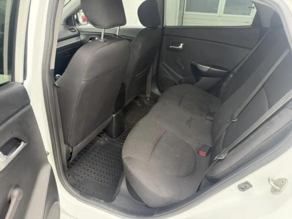 Kia Rio III Рестайлинг с пробегом 2015 года, цена 575 000 рублей, 350861 км, седан, Автокод Объявления