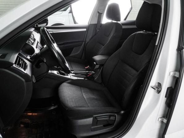 Skoda Octavia III (A7) с пробегом 2016 года, цена 1 319 000 рублей, 246814 км, лифтбек, Автокод Объявления