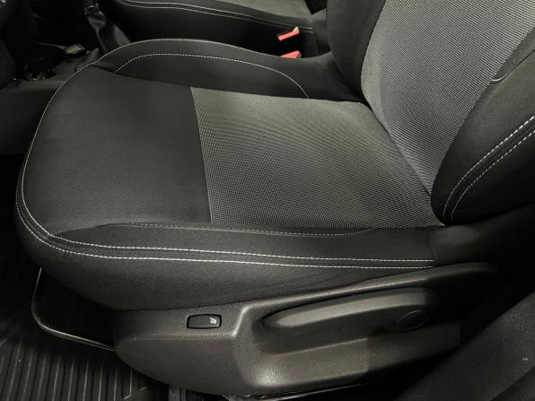 Renault Sandero II Рестайлинг с пробегом 2021 года, цена 1 142 000 рублей, 50845 км, хэтчбек, Автокод Объявления