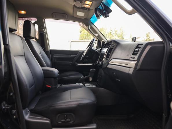 Mitsubishi Pajero IV Рестайлинг 2 с пробегом 2018 года, цена 2 399 777 рублей, 153182 км, внедорожник, Автокод Объявления