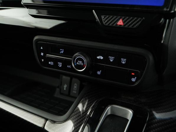 Honda N-BOX II Рестайлинг с пробегом 2021 года, цена 1 843 051 рубль, 27487 км, микровэн, Автокод Объявления