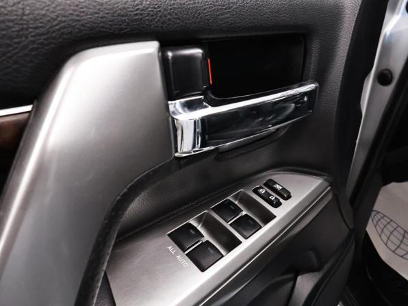 Toyota Land Cruiser 200 Series Рестайлинг 1 с пробегом 2013 года, цена 3 750 000 рублей, 305158 км, внедорожник, Автокод Объявления
