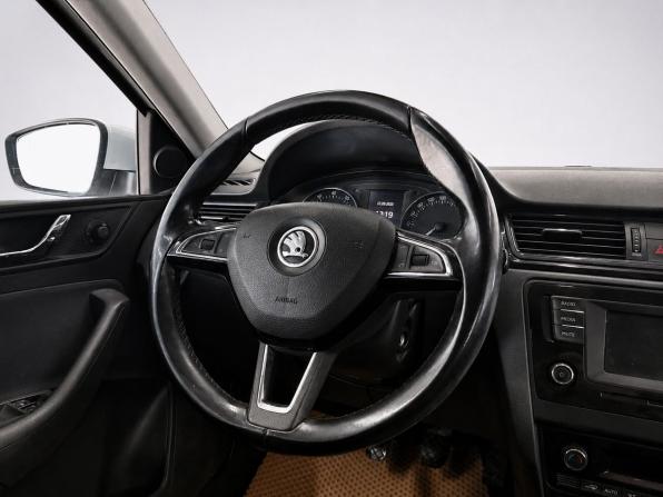 Skoda Rapid I с пробегом 2015 года, цена 679 000 рублей, 318693 км, лифтбек, Автокод Объявления