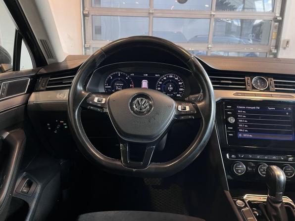 Volkswagen Passat B8 с пробегом 2018 года, цена 1 845 000 рублей, 305313 км, универсал, Автокод Объявления