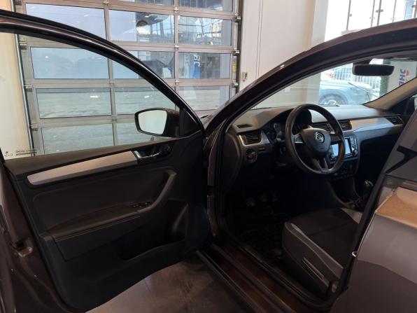 Skoda Rapid I Рестайлинг с пробегом 2019 года, цена 1 388 000 рублей, 113340 км, лифтбек, Автокод Объявления