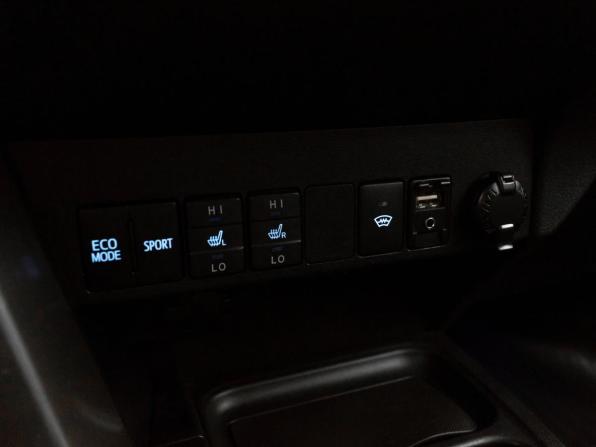 Toyota RAV4 IV (XA40) Рестайлинг с пробегом 2017 года, цена 2 450 000 рублей, 146102 км, внедорожник, Автокод Объявления