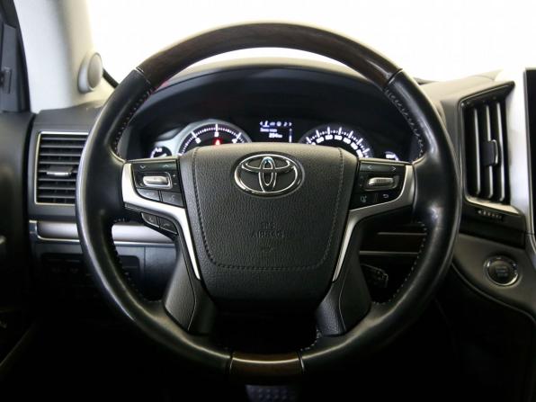 Toyota Land Cruiser 200 Series Рестайлинг 2 с пробегом 2018 года, цена 7 100 000 рублей, 234257 км, внедорожник, Автокод Объявления