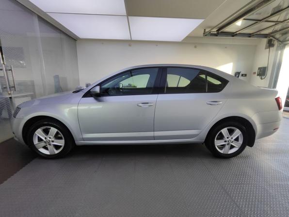 Skoda Octavia III (A7) Рестайлинг с пробегом 2017 года, цена 1 590 000 рублей, 224125 км, лифтбек, Автокод Объявления