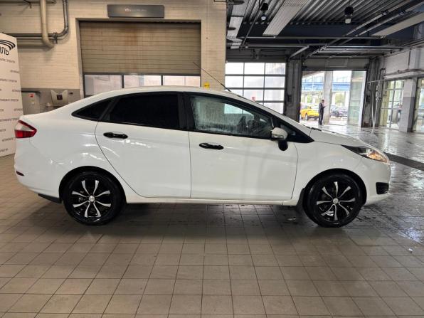 Ford Fiesta Mk6 Рестайлинг с пробегом 2016 года, цена 599 000 рублей, 92282 км, седан, Автокод Объявления
