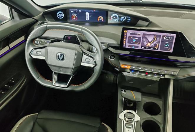 Changan UNI-V I с пробегом 2024 года, цена 2 100 000 рублей, 73148 км, лифтбек, Автокод Объявления