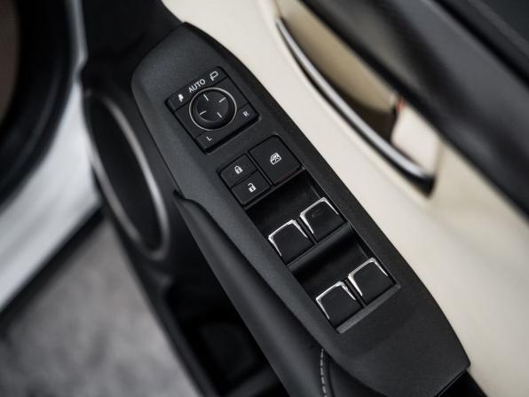 Lexus NX I Рестайлинг с пробегом 2019 года, цена 3 990 000 рублей, 53546 км, внедорожник, Автокод Объявления