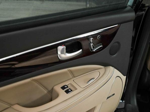 Hyundai Equus II с пробегом 2011 года, цена 1 650 000 рублей, 175092 км, седан, Автокод Объявления