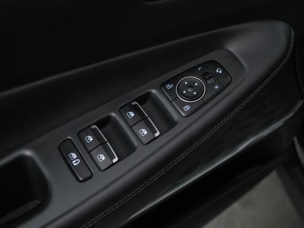 Hyundai Santa Fe IV Рестайлинг с пробегом 2021 года, цена 3 399 077 рублей, 136028 км, внедорожник, Автокод Объявления