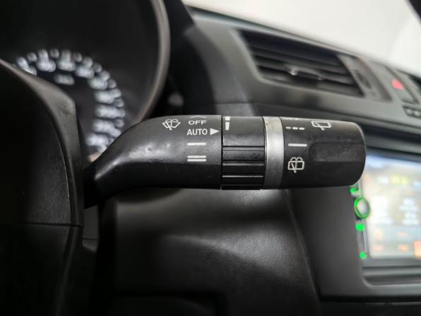 Mazda 5 II (CW) с пробегом 2011 года, цена 895 000 рублей, 310132 км, минивэн, Автокод Объявления