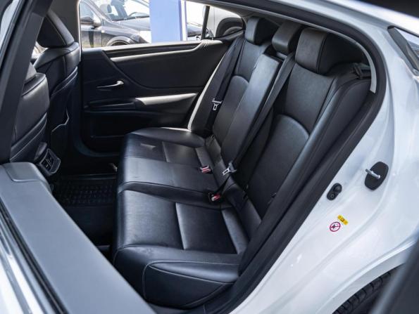 Lexus ES VII с пробегом 2018 года, цена 3 650 000 рублей, 154356 км, седан, Автокод Объявления