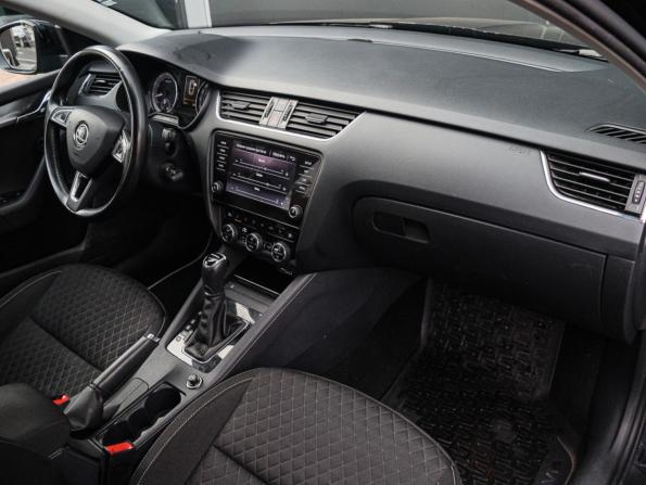 Skoda Octavia III (A7) Рестайлинг с пробегом 2018 года, цена 1 800 000 рублей, 128000 км, лифтбек, Автокод Объявления